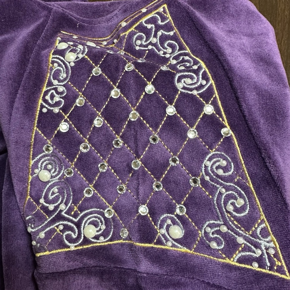 Vintage Bedford Fair Womens Petite Med Purple Velour Sweatshirt Embellished Y2K - Picture 4 of 6